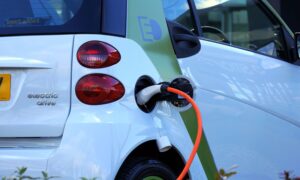 Cuánto tarda en cargar un coche eléctrico: tiempos reales